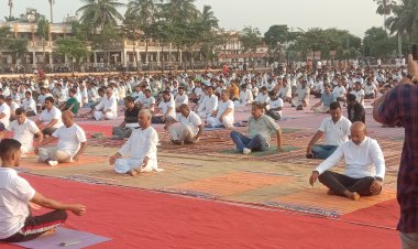 ವಿಶ್ವ ಯೋಗದಿನ:ಬವಿವ ಸಂಘದಲ್ಲಿ ವರುಣದೇವನಿಗೆ ಪ್ರಾರ್ಥಿಸಿ ಸಾಮೂಹಿಕ ಯೋಗಾಭ್ಯಾಸ